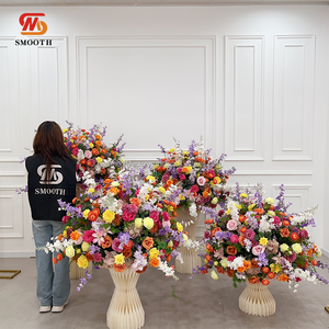 Bola de flores artificiales colorida hecha a mano, arreglo de centro de mesa personalizado suave para fiesta de boda, últimos diseños para el Día de San Valentín - Product Image 3