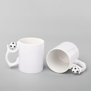 Rubysub M008 <span class=keywords><strong>tasse</strong></span> en céramique de vente chaude <span class=keywords><strong>tasse</strong></span> de poignée de Football <span class=keywords><strong>personnalisée</strong></span> 11oz poignée spéciale Sublimation blanc tasses de sport blanc - Product Image 5