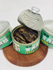 Fabrication en usine de divers aliments délicieux riches en protéines pour oiseaux et reptiles, insectes séchés (sauterelles, gaufrés) - Product Image 2