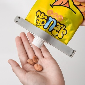 Clips de fermeture pour sacs de snacks, en <span class=keywords><strong>plastique</strong></span>, à double ouverture, pour sceller le pain, articles ménagers, clips de conservation <span class=keywords><strong>alimentaire</strong></span>, vente chaude - Product Image 4