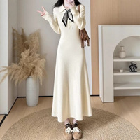 Robe pull tricotée élégante et haut de gamme à taille ajustée, style décontracté, pour femme, automne-hiver, polyvalente, coupe ajustée, ligne A, unie
