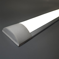 Lampe de purification LED IP44 pour salle blanche, prix usine, 2ft 4ft 5ft 18W 36W 72W, barre LED mince à montage en surface