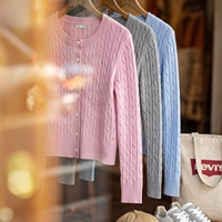 Cardigan Femme Maden – Pull en Maille Torsadée Vintage à Épaules Structurées, Coupe Ajustée, Manches Longues – Tendance Automne 2026