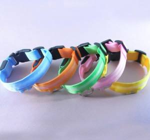 <span class=keywords><strong>Collar</strong></span> de perro con logotipo personalizado recargable con USB LED que brilla en la oscuridad, collares ajustables resistentes al agua para mascotas para perros que caminan de noche de seguridad - Product Image 3