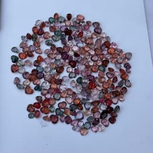 Espinela birmana natural caliente bellamente cortada disponible en piedras preciosas de espinela birmana natural en forma de corazón multicolor - Product Image 3
