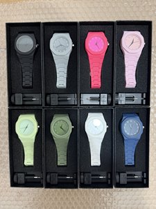 <span class=keywords><strong>Orologi</strong></span> al Quarzo Ottagonali <span class=keywords><strong>con</strong></span> <span class=keywords><strong>Numeri</strong></span> Arabi, Cinturino in Plastica in Vari Colori, Regolatore a Catena e Confezione Regalo - Product Image 6