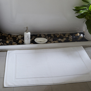 Tapis de bain d'hôtel blanc ultra absorbant 100 % coton à boucles, dos antidérapant en latex, séchage rapide, résistant aux taches - Product Image 4