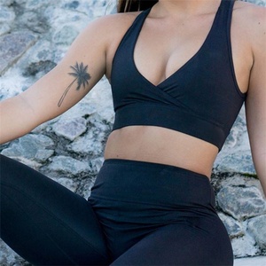 Nouveaux ensembles de sport pour femme en nylon sans couture, très demandés : leggings, soutiens-gorge de sport et tenues de yoga - Product Image 2