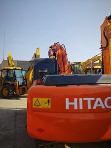 Excavadora sobre orugas de 21 toneladas Usada Hitachi ZX200 de segunda mano con motor y equipo de construcción de caja de cambios - Product Image 6