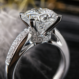 Anello con Design a Quattro Punte a Forma di Bocciolo di Fiore, Stile Fidanzamento per Donne - Product Image 5