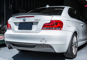 Aileron arrière de style P en ABS noir brillant et imprimé carbone pour BMW Série 1 E82 1M Coupé 2007 - 2013 - Product Image 3