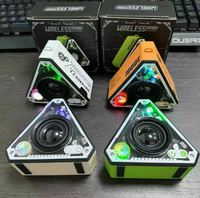Neuer V2 Mecha-Lautsprecher für Draußen, Tragbar mit 7-Farben-RGB-Licht, Kleiner Kabelloser Mini-Desktop-Lautsprecher aus Kunststoff mit AirPlay und Uhr