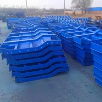 Coffrage modulaire personnalisable en acier au carbone laminé à froid de 3 mm, petit moule plat facilement assemblable pour la construction de supports de conduites