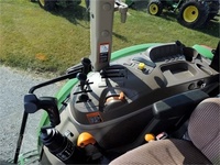 Tractor Agrícola Grande y Económico, John Deere 6105D 2015, Tractor Utilitario, Entrega Inmediata para Agricultura, Huertos y Construcción