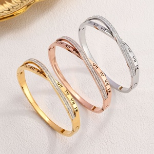 Pulsera de Acero Inoxidable para Mujer, Modelo con Números Romanos, Bañada en Plata, Oro y Oro Rosa, Venta al Por Mayor Transfronteriza - Product Image 1