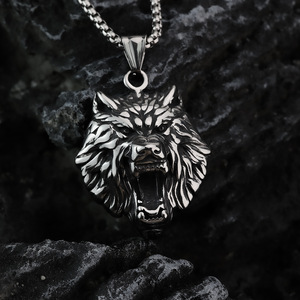 Yunnique Collier pour homme en acier inoxydable avec pendentif tête de loup, design géométrique, cadeau - Product Image 3
