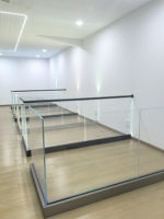 Rahmenlose Glas balustraden Handläufe mit Aluminium-U-Kanal größen Profil aus extrudiertem Aluminium für Treppen geländer mit Balkon deck