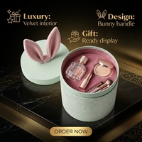 Boîte cadeau cylindrique en papier vert menthe avec oreilles de lapin, poignée en velours, emballage floral pour Pâques