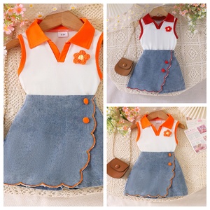 Vêtements décontractés pour filles de 3 à 7 ans, ensemble de 2 pièces, haut sans manches à fleurs orange avec col rabattu et short en jean, ensemble en jean pour fille - Product Image 6