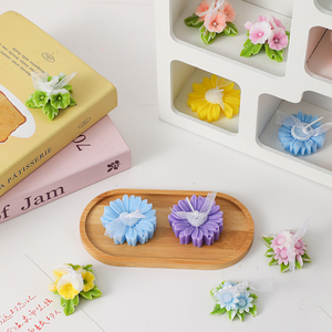 <span class=keywords><strong>Vela</strong></span> de aromaterapia DIY moderna Little Daisy <span class=keywords><strong>con</strong></span> cera en forma de flor de manzanilla para accesorios de tiro de Año Nuevo regalo del Día de San Valentín - Product Image 2