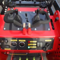 Mini Skid Steer Loader dengan Track Karet, Sistem Crawler, Bucket 0.12m3, Kapasitas 240kg, Ringkas