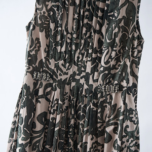 Vestido Largo de Algodón Puro con Estampado Floral Verde Oscuro, Sin Mangas, Plisado, Estilo Línea A, Elegante y Moderno para Mujer - Product Image 4
