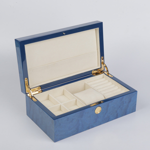 Boîte à bijoux rectangulaire bleue écologique faite à la main avec compartiment pour montre, intérieur en similicuir, fermeture à bouton, intérieur en bois - Product Image 3