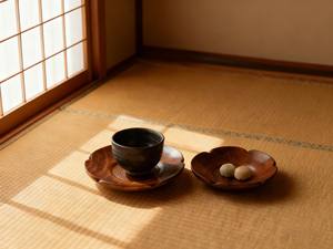 Sous-verre et plat <span class=keywords><strong>de</strong></span> service en bois floral - Plateau décoratif multifonction pour boissons et collations - Product Image 2