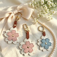 Breloque de sac en cuir motif floral, porte-clés, pendentif pour sac à main, accessoire floral, cadeau, breloque décorative pour sac fourre-tout