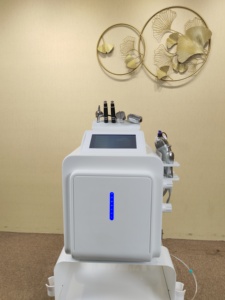 Nouvelle Machine de Beauté Hydro-Dermabrasion à Jet d'Oxygène 2025 – Nettoie en Profondeur la Peau et Élimine les Points Noirs - Product Image 3