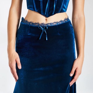 Customized Design <b>Lace</b> <b>Trimmed</b> Velvet Tight Strap Back Zipper Ribbon Decoration Casual Top Crop Top for Women - Product Image 2