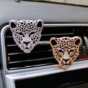Diffuseur d'huiles essentielles pour voiture, clip de parfum pour l'intérieur de la voiture, cristal créatif, léopard, diffuseur d'arômes pour voiture - Product Image 3