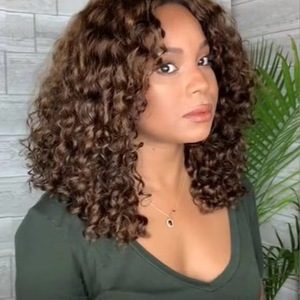 Perruques Courtes Bouclées à Raie Centrale en Dentelle Frontale, Fibre Haute Température, 12 Pouces, Effet Naturel Volumineux, Style Afrique Europe, Meilleures Ventes en Gros - Product Image 4