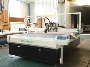 Traceur de découpe à plat CNC à couteau oscillant pour papier kraft, autocollants adhésifs et boîtes en carton ondulé. - Product Image 2