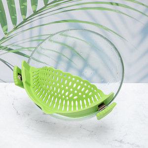 Panier égouttoir en silicone multifonctionnel pour rebord de casserole, avec protection anti-éclaboussures et pour le vidange des légumes - Product Image 1