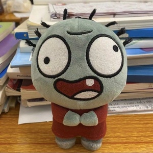 Poupée à voix zombie super douce - Product Image 3