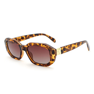 New Design 2025 Trending Fashion Ladies Sun Glasses Luxury High Quality Shades Rectangle Gradient Lens Sunglasses for Women Men - Product Image 6