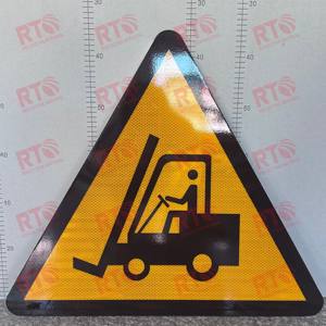 Yellow TriangleTraffic Safety Sign Board Placa de señal reflectante de 1,5mm de espesor con placa de aluminio - Product Image 1