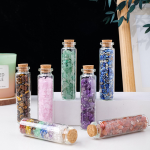 Bottiglie <span class=keywords><strong>trasparenti</strong></span> di cristallo curativo naturale all'ingrosso bottiglie <span class=keywords><strong>colorate</strong></span> di pietra frantumata che desiderano per la decorazione - Product Image 2