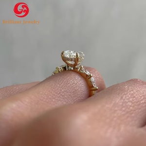 Anillo de Compromiso y Matrimonio de Oro Sólido de 14K y 18K con Moissanita de 7x9mm, 3CT, VVS1, Corte Pera, Precio de Fábrica - Product Image 4
