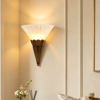 Applique Murale Design pour Salon, Chambre à Coucher, Escalier et Balcon – Style Français en Faux Albâtre et Acier Inoxydable