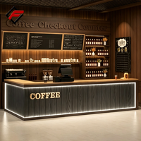Conception créative de boutique de bubble tea et aménagement intérieur de café avec comptoir à thé au lait pour projets de design de café moderne