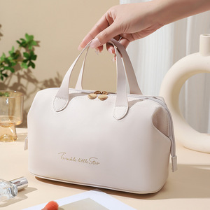 Nuovo Modello 2026 Borsa da Viaggio per Cosmetici e Articoli da Bagno, Astuccio per Trucchi da Donna, Grande Capacità, Portatile, in PU con Fiocco, Cerniera e Manico Morbido, Tendenza Moda - Product Image 6
