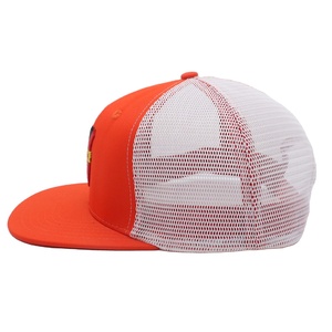 Casquette personnalisée modèle classique Snapback, casquette trucker tendance bicolore, casquette à visière plate en maille - Product Image 2