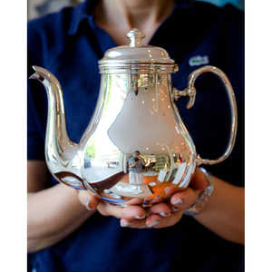 Bouilloire à thé Christofle Bagatelle, pot élégant pour servir et infuser le thé - Product Image 3