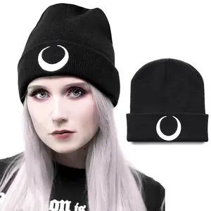 Vente en gros Halloween acrylique lune foncée personnalisé Logo broderie unisexe pêcheur bonnets tricotés chapeau