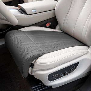 Repose-Jambes Universel Quatre Saisons en Cuir Confortable pour Voiture, Housse de Siège Luxe Ventilée Perforée, Rallonge de Repose-Jambes - Product Image 1