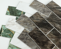 Ventes chaudes Carreaux autocollants en marbre blanc Motif métro Imperméables Auto-adhésifs Mosaïques pour l'intérieur