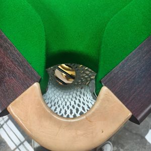 Table de billard anglaise avec structure en chêne et pieds en bois, durable pour usage domestique ou en club - Product Image 3
