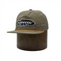 Casquette à cinq panneaux en nylon vert personnalisée avec logo brodé vintage, fermeture à pression, visière plate, corde, pour hommes